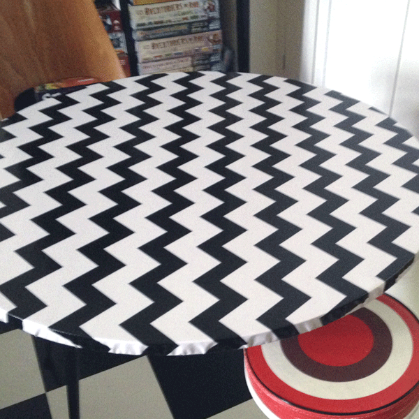 Toile cirée mexicaine largeur 120 cm ZIG-ZAG Blanc/Noir - Le mètre 12€ – Image 3